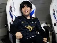 MK体育-包含Rookie迎来二十赛季高光表现，FPX球迷沸腾！的词条