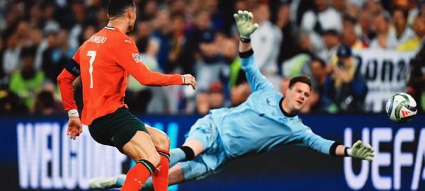 MKSPORTS- c罗在澳大利亚队比赛中突破纪录,大胜引发热议的是谁 