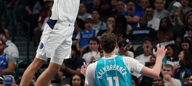 MKSPORTS-浓眉哥在独行侠比赛中高光表现，战术调整引发热议！的简单介绍