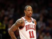 MK体育- 德罗巴和nba球员合影 